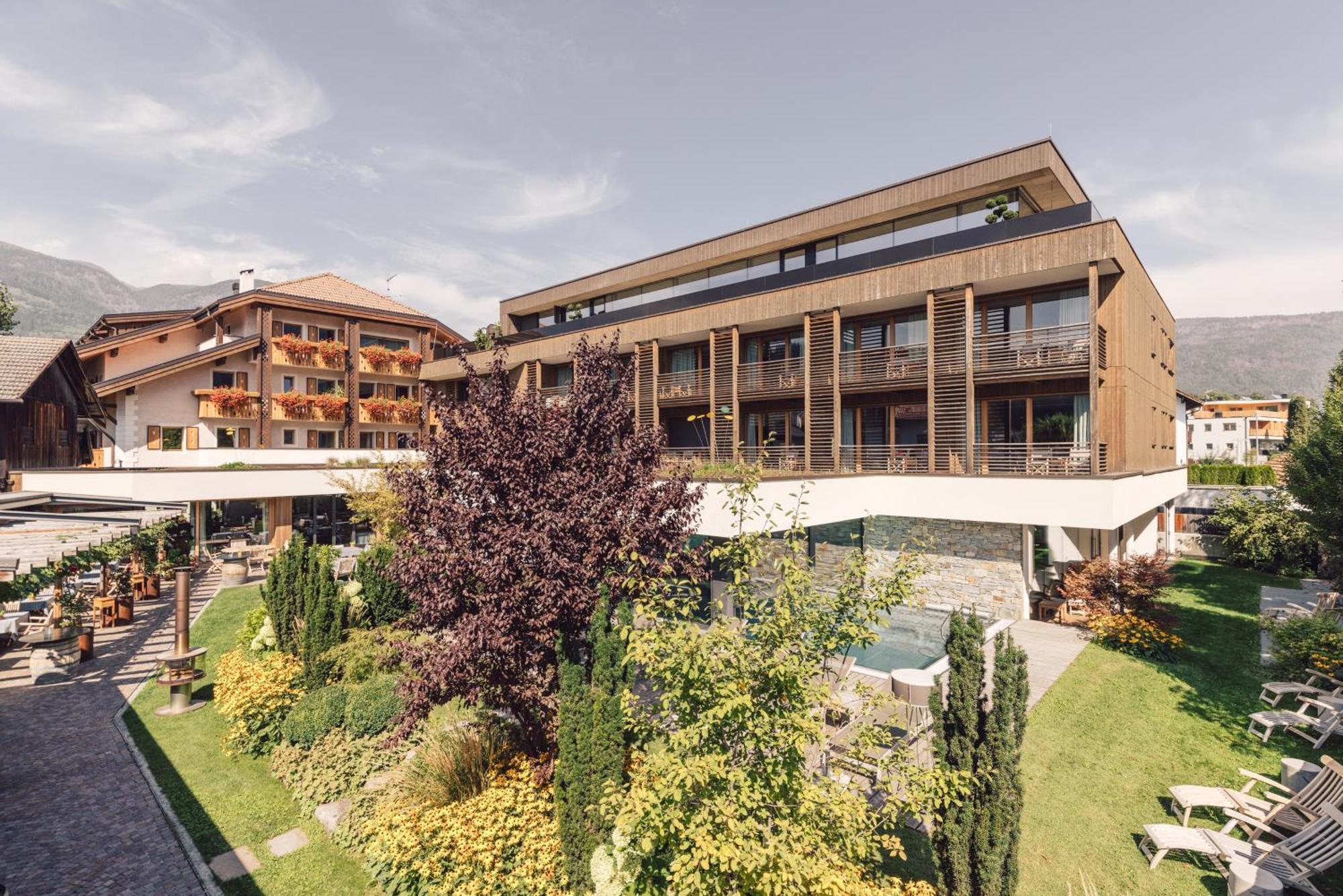 Hotel Restaurant Langgenhof Brunico Ngoại thất bức ảnh