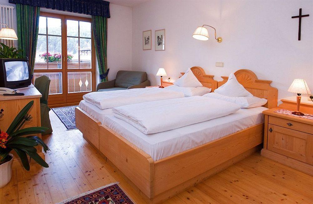 Hotel Restaurant Langgenhof Brunico Ngoại thất bức ảnh