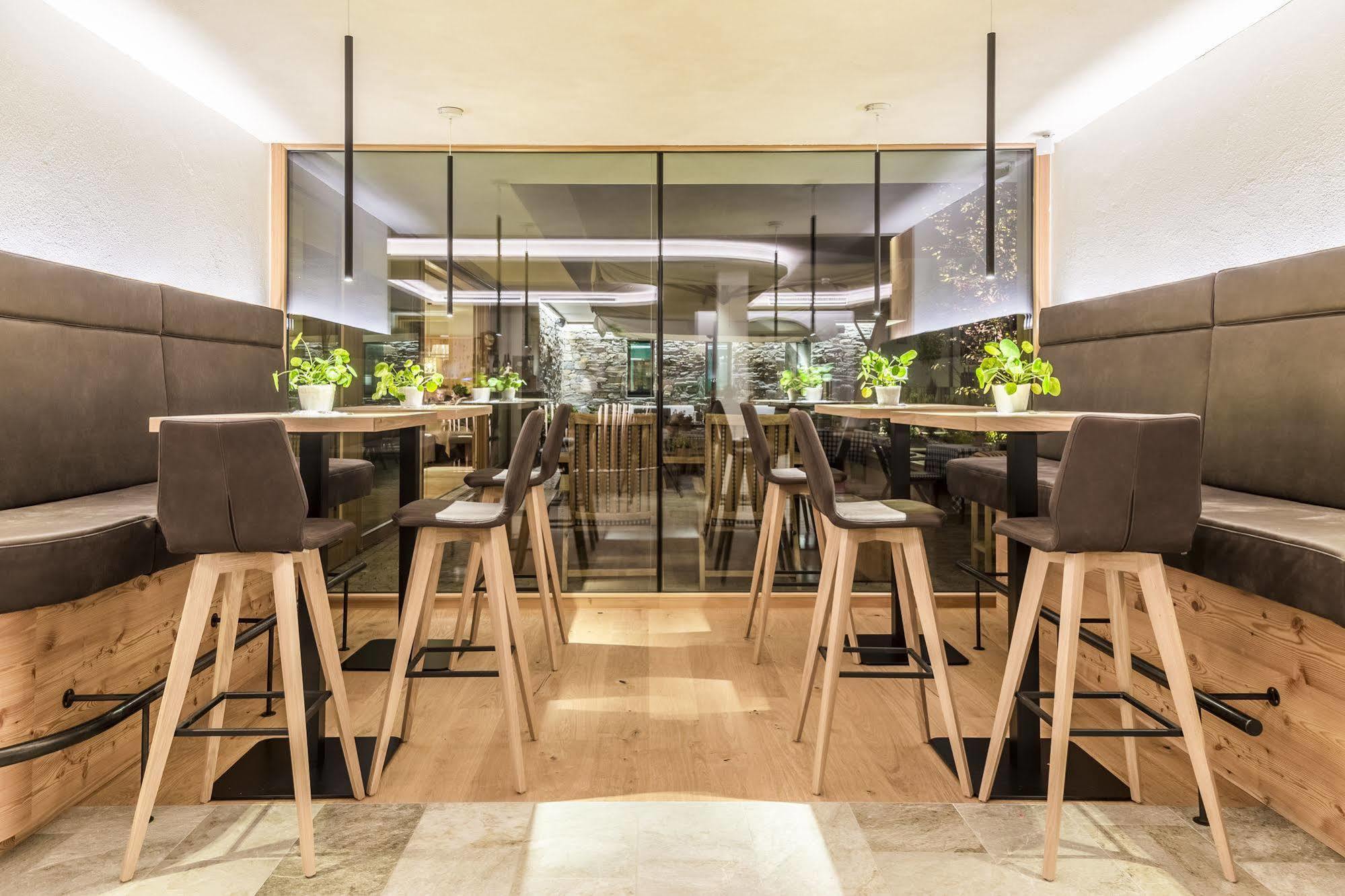 Hotel Restaurant Langgenhof Brunico Ngoại thất bức ảnh